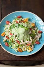 Jamie Olivers Garnelen Avocado Salat In 2020 Leckere Salate Avocado Salat Rezepte