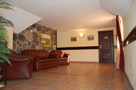 Deoarece cartierul stupini se află în aval de stația de epurare, este o zonă fără sisteme de canalizare. Camine De Batrani Aziluri Batrani Centre Ingrijire Varstnici Camine De Batrani Centrurezidentialbran