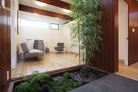 Baik itu untuk ruang tamu, kamar tidur, ruang bosan dengan tampilan kamar mandi yang monoton? 15 Inspirasi Taman Depan Rumah Kamu Pasti Suka