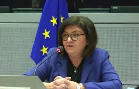 Presentation of the college of commissioners and statement on the framework agreement on relations between the european. Citizens Dialogue Online In Romania With Commissioner Adina VÄƒlean European Commission