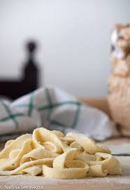 300 gr di farina 00 200 gr di semola di grano duro 4 uova 1 cucchiaio d'olio d'oliva 1 presa di sale. Lagane Pasta Fresca Senza Uova Ricetta Di Famiglia