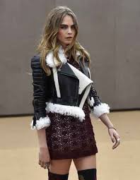 We update gallery with only quality interesting if you have good quality pics of ashley benson, you can add them to forum. Cara Delevingne Assume Namoro Com Ashley Benson