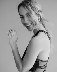 Another sneak peek 🥺👀💄💃🏼