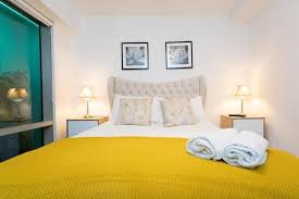 Cozy one bedroom for rent in the castle heights neighborhood near downtown culver city, located unfurnished room in an apartment. 3vvyriirsozuxm