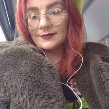 Lilly Gill's Instagram, Twitter & Facebook