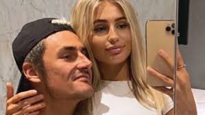 Bernard Tomic's girlfriend, Keely Hannah risks all in racy crop top