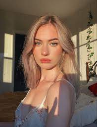 Cue all the omg kennedy left the house??? kennedy has friends??? kennedy's socializing??? comments!! Kennedy Walsh On Twitter Beauty Girl Hair Inspo Color Short Hair Styles