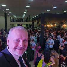 Noche de graduación de los subtenientes 2023-2025 del Liceo Militar Acosta  Ñu. Una celebración del esfuerzo y el honor a la patria. Gracias a las  familias por el cariño y la confianza.