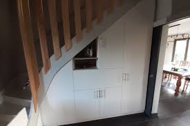 Choisissez l'escalier quart tournant qui convient à votre projet parmi un grande sélection d'escaliers quarts tournants haut ou bas, avec tournant à gauche ou droite, en bois ou en métal. Agencement Sous Escalier Amenagement Sous Escalier Sur Mesure Meuble Sur Mesure Sous Escalier