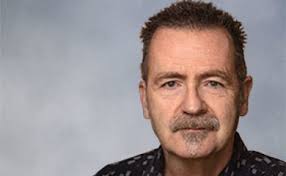 Adrian Hughes holder foredrag i Sprognetværket