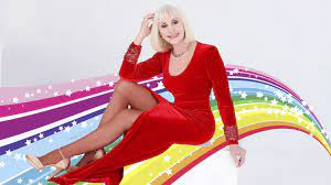 Dame la libertad — raffaella carra. Ballo Ballo Arriva Il Musical Dedicato A Raffaella Carra In Uscita A Gennaio 2021 Trailer Spyit