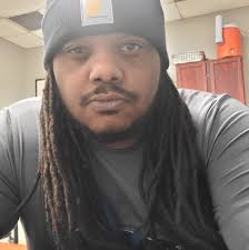 New behind the scenes photo of Zendaya, Tom Holland, & Jacob Batalon