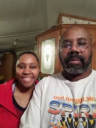 Melissa Woodruff's Instagram, Twitter & Facebook