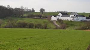 Les prix retenus sont ceux des terres agricoles, parcelles ou exploitations entières, non bâties, et les prix figurant au tableau 2 s'appliquent aux terres louées totalement ou en partie, et d'une (euros courants à l'hectare). Le Prix Moyen Ha D Un Terrain Agricole Etait De 26 000 Euros En 2018 Sillonbelge Be