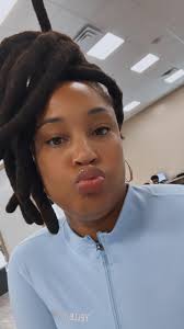 Did you know #highwayhottiewithabody have all her endorsements & TWIC  #tankers #hazmat #ladytrucker #godisgood