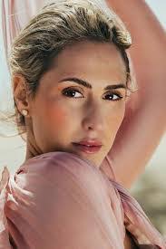 Lilly Saunders's Instagram, Twitter & Facebook