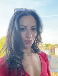 A few very belated London snaps ✨(Also does anyone else have a lucky number  because I decided to pick one and now I get excited every time I see it,  highly recommend)