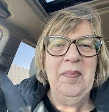 Made 4 treacle puddings. Sooo delicious. 125 g Sugar 125 g butter. Cream  together. Beat in 2 medium eggs. Mix in 125 g SR flour and a little milk.  Grease 4 pudding