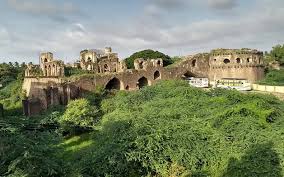 Bijapur experienced a great burst of architectural activity under the adil shahi dynasty. Bijapur Fort Karnataka History Timings Information Built