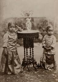 File:Dayal, Raja Lala Deen - Die Enkel ...