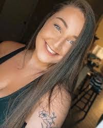 Colleen Reitz's Instagram, Twitter & Facebook