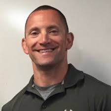 Brett Tracy provides online therapy