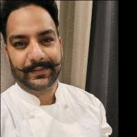 40+ perfiles de «Gujral»