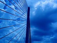 The original sunshine skyway bridge was the site of a number of tragic events, including the collision of the us coast guard cutter blackthorn and outbound freighter capricorn in 1980 which claimed 23 coast guardsmen's lives,8 and a structural collapse caused by a collision with the bridge support by. Sunshine Skyway Bridge Wikipedia