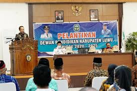 Untuk menunjukkan sikap patriotisme dan nasionalime sudah semestinya kita bangga dan sebisa mungkin menggunakan produk dalam negeri. Lantik Dewan Pendidikan Ini Harapan Bupati Luwu Ujungpandangpos Com