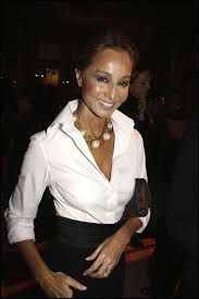 Pedido telefónico en (34) 965 79 37 13. El Estilo Unico De Isabel Preysler Fotos De Los Looks Foto 42 47 Camisas Mujer Blanca Preysler Isabel Preysler