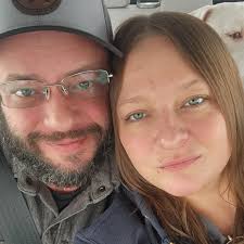 Where can a young teenager go to meet people and have fun in Thomaston?