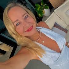 It does not look like her