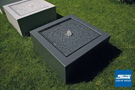 Springbrunnen Alu Wassertisch Kubus Slink Ideen Mit Wasser In 2020 Gartenbrunnen Wasserspiel Garten Springbrunnen