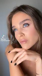 Alex Bester (allybester)