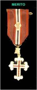 As medalhas militares são a valor, cruz de guerra, serviços distintos, mérito militar, as 5 medalhas privativas (defesa nacional, cruz de s. Medalhas Militares