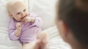 What is the weight of a baby at 1 month, 2 months? A Quel Age Bebe Voit Il Femme Actuelle Le Mag