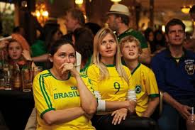 Want to discover art related to holandes? Pequeno Dicionario De Futebol Em Holandes Bailandesa Nl