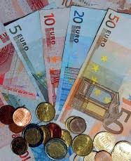 Membro della 13ª commissione permanente (territorio, ambiente, beni ambientali) membro della commissione parlamentare per l'attuazione del federalismo fiscale. Fondo Comuni Confinanti Bloccati 55 Milioni Di Euro Pressreader