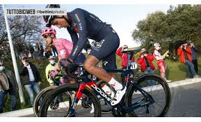 Todo sobre ciclismo, en el mundo. Giro D Italia Ganna Prenota Il Rosa Bernal Non Vede L Ora Di Correre