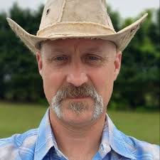 Dean Couch's Instagram, Twitter & Facebook