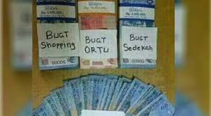 Hari bahagia lebaran idul fitri juga identik dengan thr atau tunjangan hari raya atau istilahnya angpao salam tempel di mana isinya adalah sejumlah uang nah, demikian kumpulan gambar dp bbm hari raya lebaran idul fitri 1440 hijriyah 2019 dari yang dapat alektro.com bagikan kepada anda. Menakjubkan 23 Gambar Lucu Tentang Uang Thr Richa Gambar