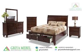Desain kamar dua lantai dapat anda terapkan pada kamar minimalis modern dengan banyak perabot. Set Kamar Tidur Utama Moscow Minimalis Griya Mebel