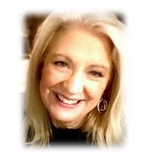 Mim Davis's Instagram, Twitter & Facebook