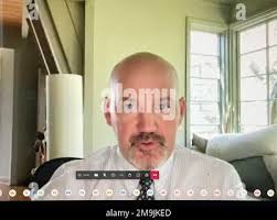 Naval Surface Warfare Center, Philadelphia Division und Rowan University  präsentieren dem Naval Engineering Education Consortium (NEEC) am NEEC-Tag  2022 in der Naval Undersea Warfare Center Division in Newport, R.I. am 15.  Juni