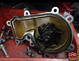 Fungsi jingle valve pada thermostat mesin mobil thermostat juga dilengkapi jingle valve atau saluran kecil yang berfungsi mengalirkan air pendingin dari sistem saat dilakukan pengisian air radiator. Water Pump Rosak Dan Kos Repair