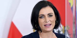 Köstinger patzt Wien wegen Impfquote an