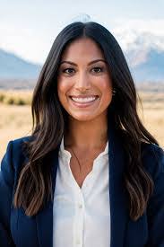 Gina Ridge's Instagram, Twitter & Facebook