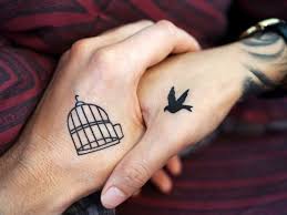 'h' tattoo near her left wrist. Tatuirovka Bit Ili Ne Bit Mk Vladimir