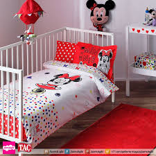 Bebek Cocuk Genc Panosundaki Pin