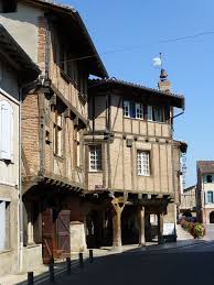 lisle sur tarn tarn midi pyrenees by robert walsha via flickr architettura